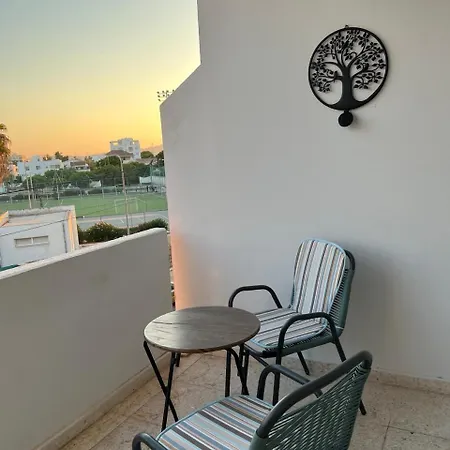 Tower Court Ostello Larnaca