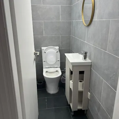 Tower Court Albergue Larnaca