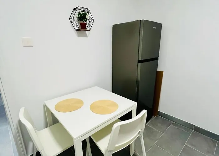 Хостел Tower Court Ларнака