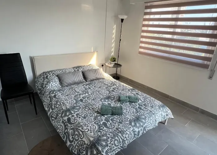 Tower Court Хостел