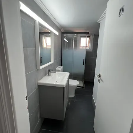 بيت شباب Tower Court