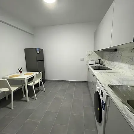 Hostel Tower Court Larnaca