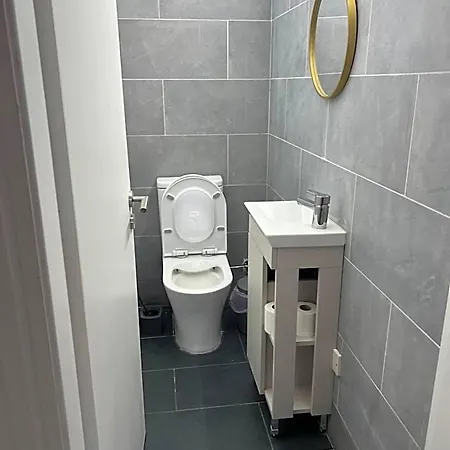 Tower Court Hostel *