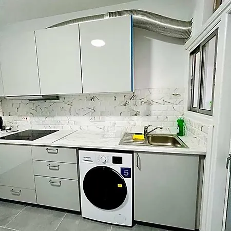 Tower Court Hostel Larnaka